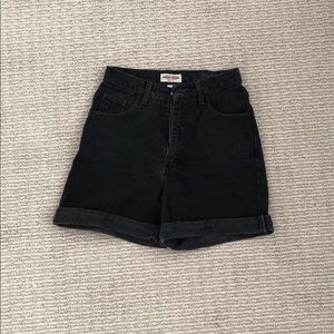 HOLDING | Guess Jean | High-Waisted Black Shorts